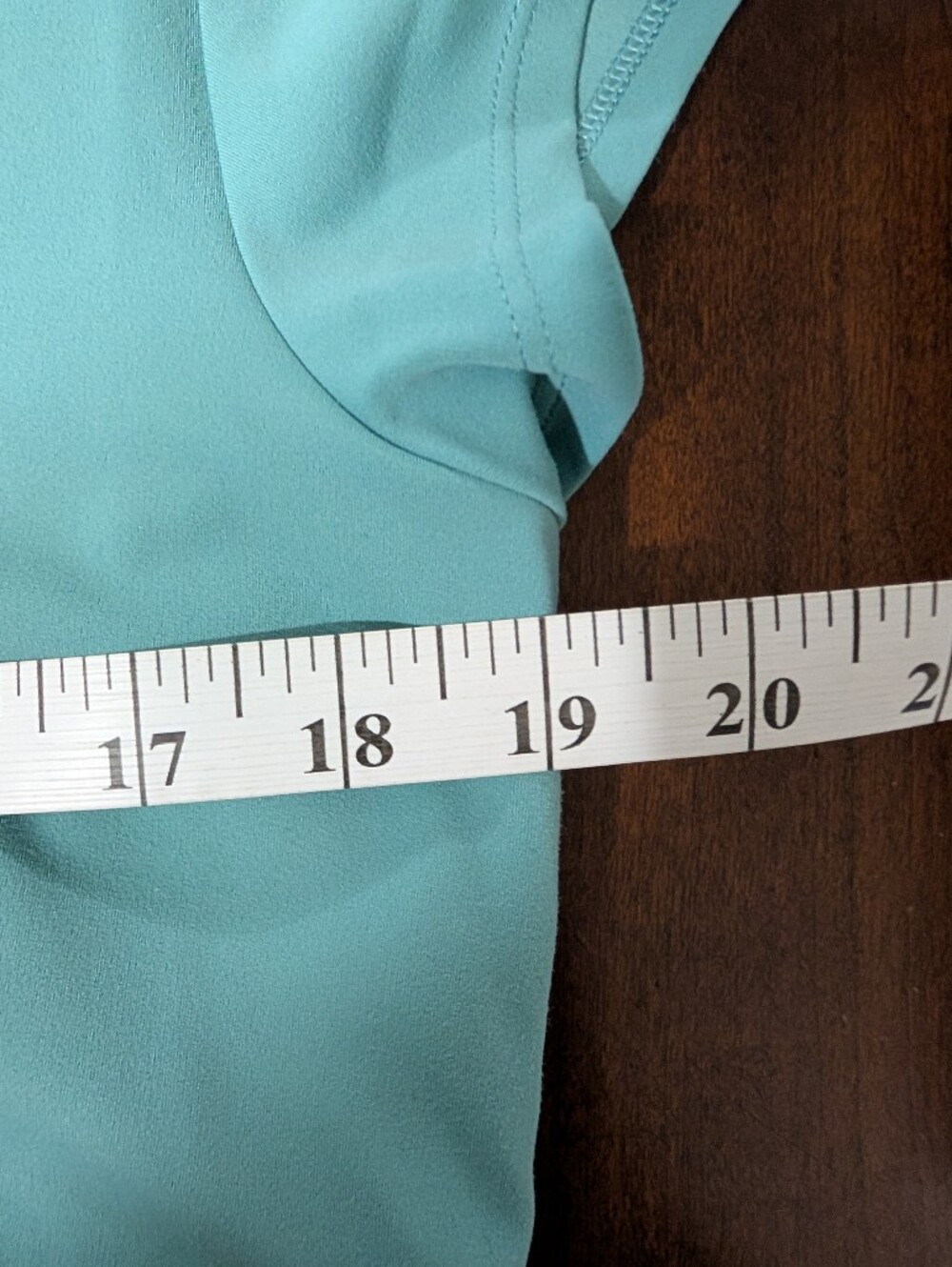 Old Navy Studio Smooth Crop Tee With Built In Shelf Bra Size XL Petite - Picture 5 of 5